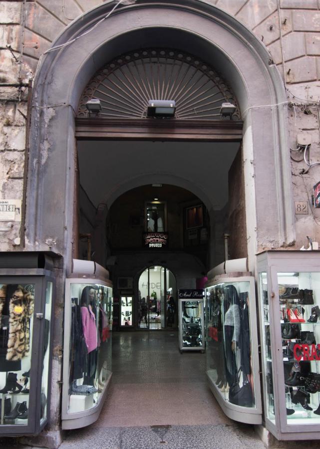 Ferienwohnung La Residenza Napoli Short Let Monolocale Standard Via Chiaia 82 Napoli Exterior foto