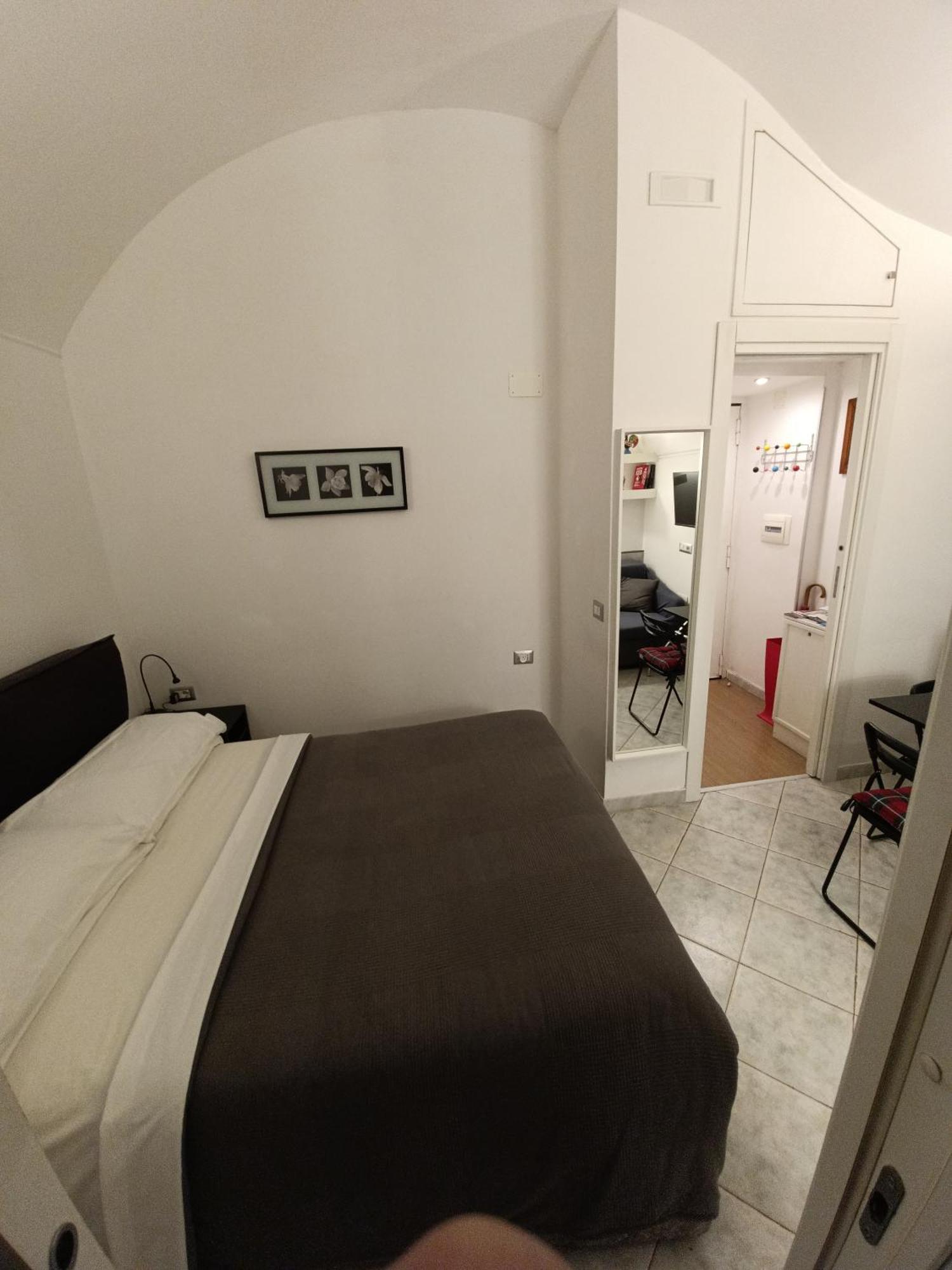 Ferienwohnung La Residenza Napoli Short Let Monolocale Standard Via Chiaia 82 Napoli Exterior foto